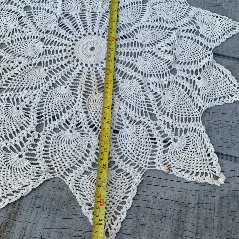 Vintage White Pineapple Crochet Lace Tablecloth Topper Starburst Large Doily 26”